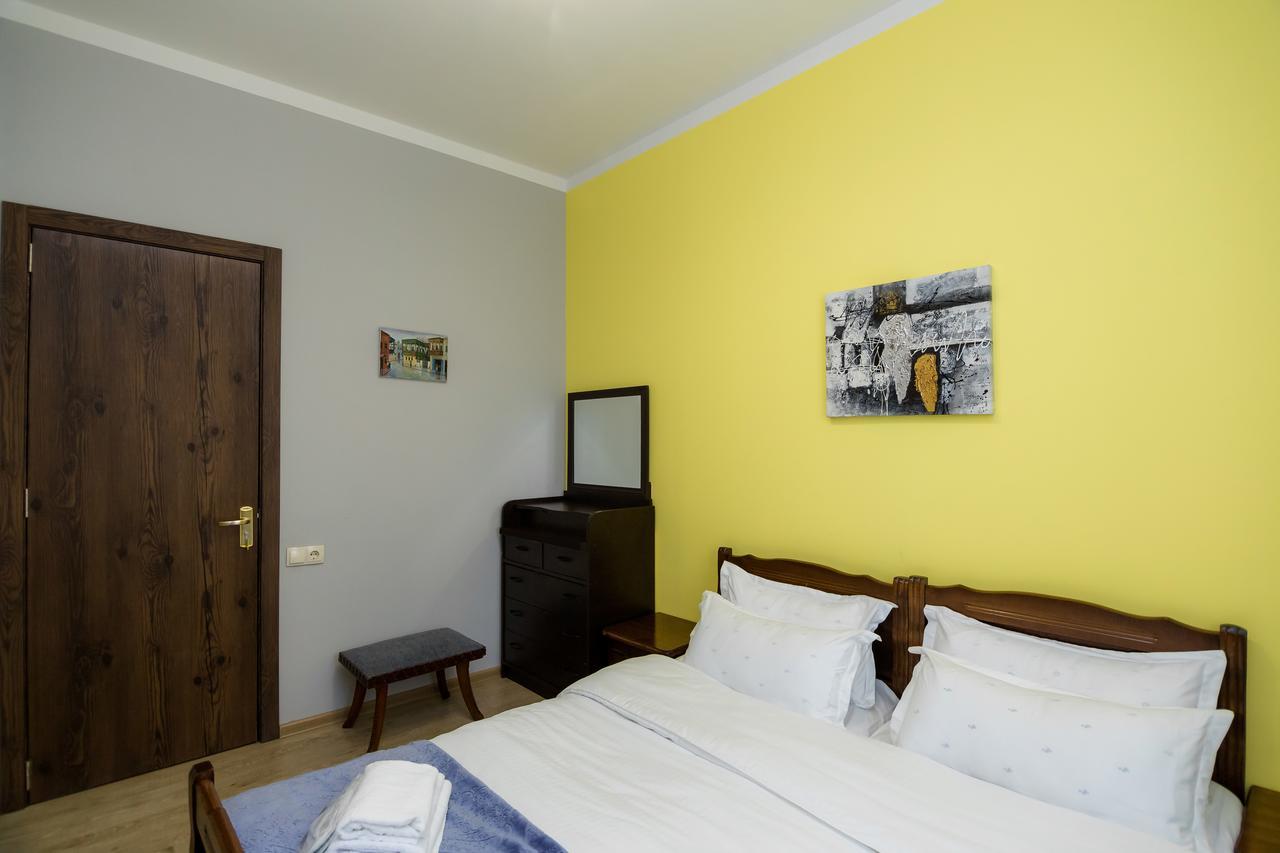 Big Family Guest House Tbilisi Buitenkant foto