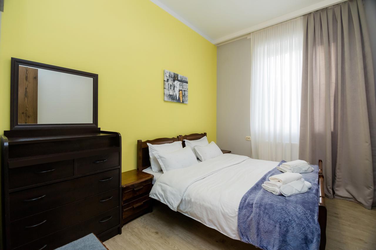 Big Family Guest House Tbilisi Buitenkant foto