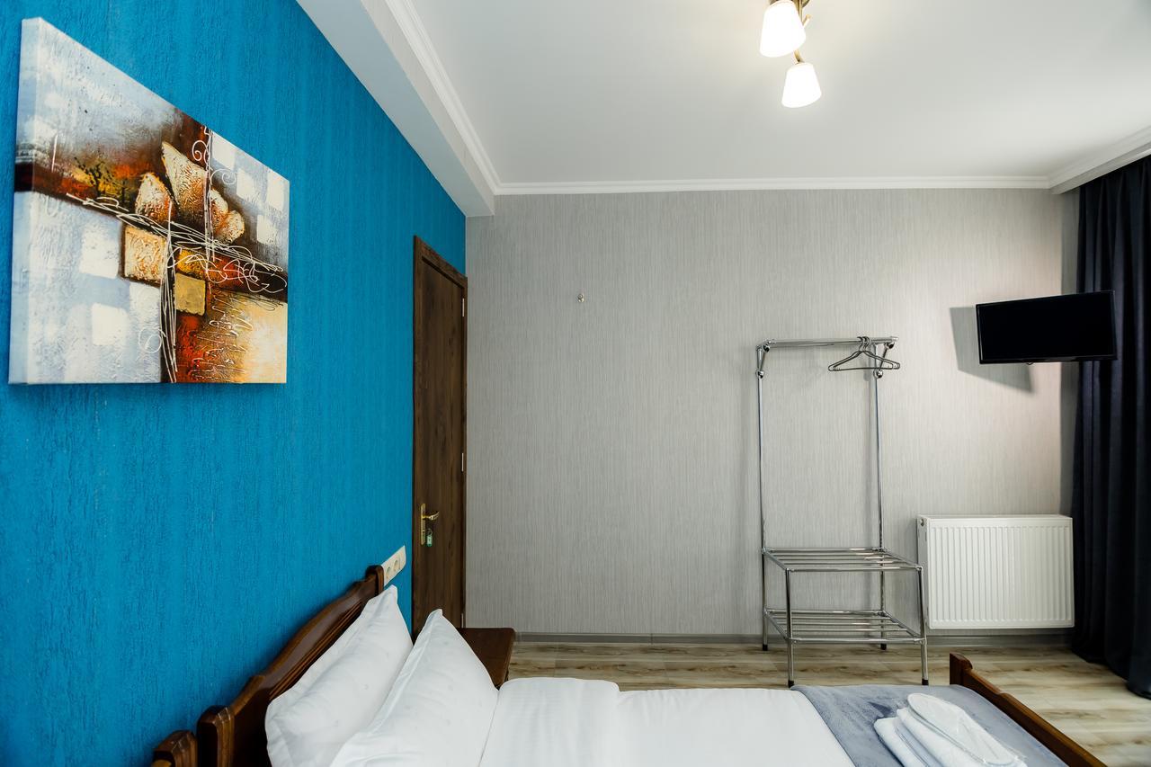 Big Family Guest House Tbilisi Buitenkant foto