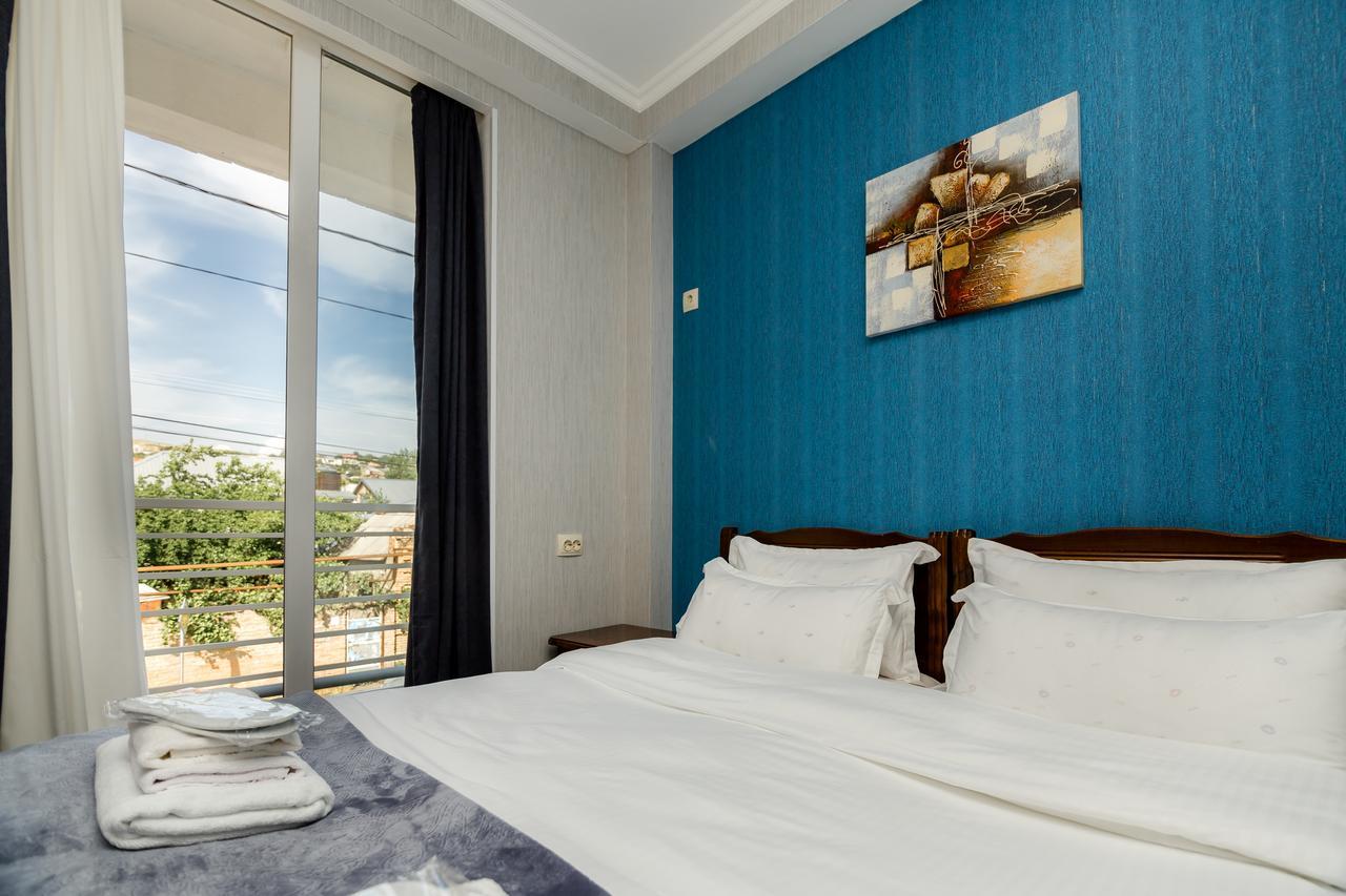 Big Family Guest House Tbilisi Buitenkant foto