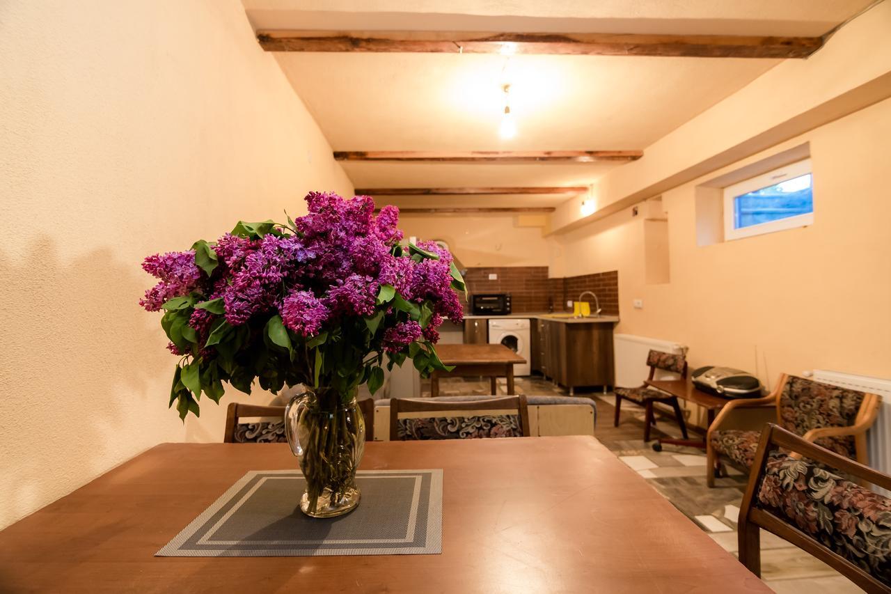 Big Family Guest House Tbilisi Buitenkant foto